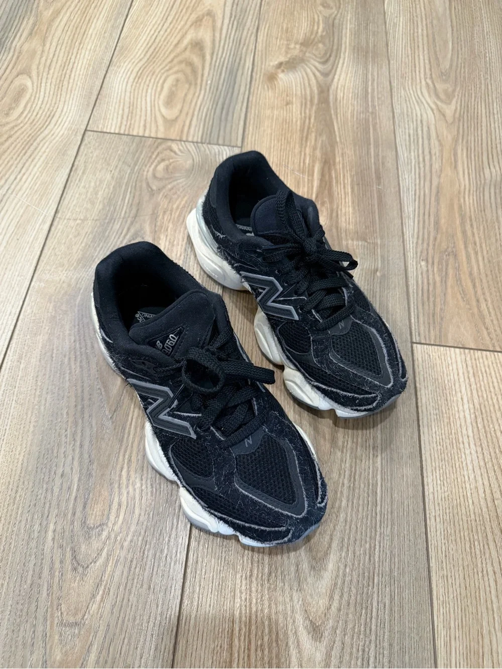 New Balance Black Textured & Cream 9060